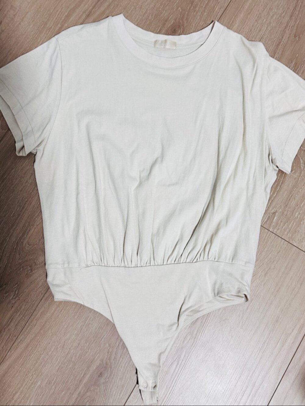 Nuuds Bodysuits 2 Piece Lot L